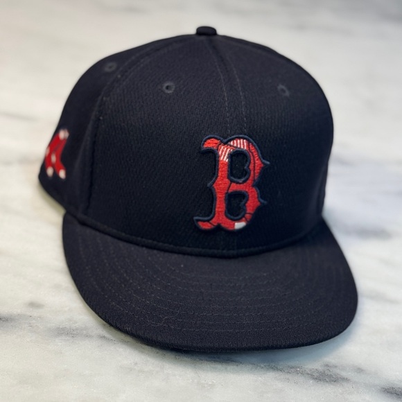 BOSTON RED SOX New Era 59FIFTY Official MLB Fitted Hat (Size 7 3/8) - Picture 1 of 4